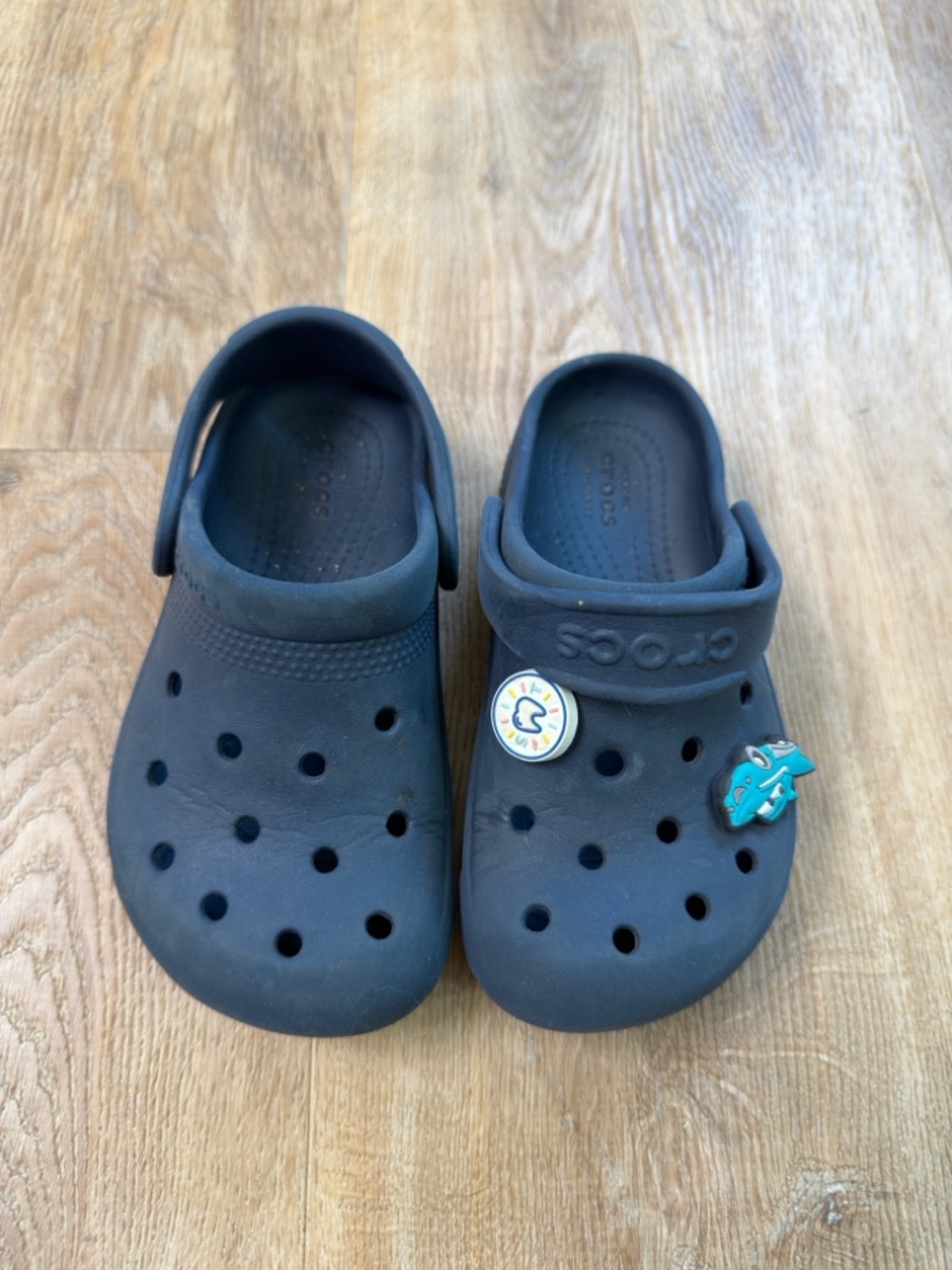 CROCS Kids Classic Clog in Navy with Charms